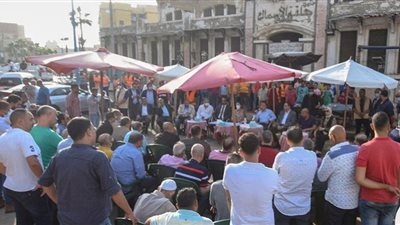 الشريف .. ينفي الشائعات بشأن ترحيل تجار 