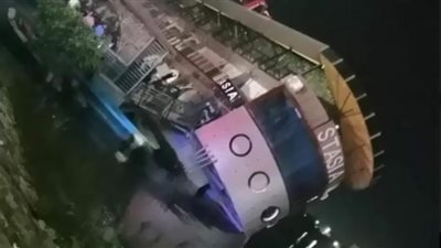 إنقاذ كل ركاب مركب المنصورة المائل قبل غرقه في البحر