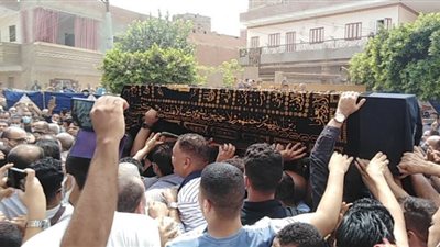 شاهد.. الآلاف يشيعون جنازة شهبندر التجار محمود العربي