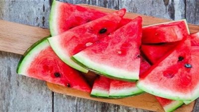 يجب الحذر منها.. طبيب يوضح أشياء مجهولة عن قشور البطيخ