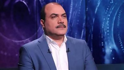 فيديو.. الباز ناعيا محمود العربي: احكوا لأولادكم قصة كفاحه