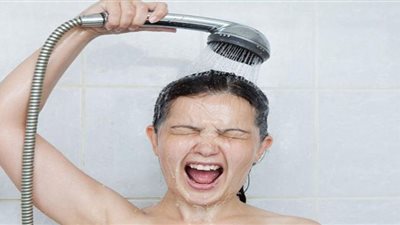 خلي بالك.. الاستحمام بهذه الطريقة يسبب مخاطر كارثية على الدماغ والقلب