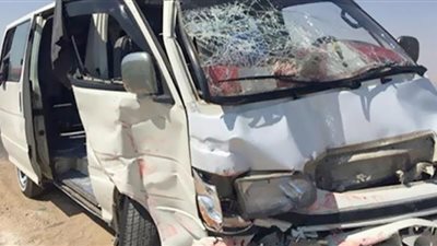 مصرع شخص وإصابة 5 في تصادم سيارة نقل مع ميكروباص بالعاشر من رمضان