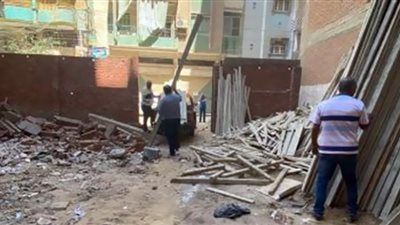 إزالة الدور اول علوى لعقار مخالف بحملة بنطاق حى غرب المنصورة