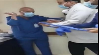 فيديو.. نقابة أطباء مصر: بدأنا التحقيق في واقعة إهانة ممرض مسن على يد طبيب