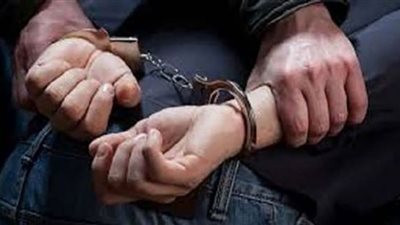 القبض على عاطل سرق مقتنيات منزل طبيب في سوهاج