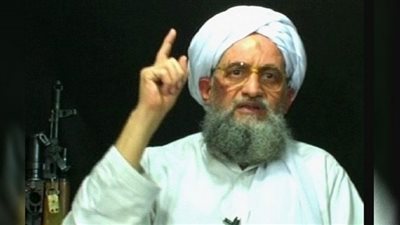 أيمن الظواهري زعيم تنظيم القاعدة إرهابي بدرجة طبيب جراح