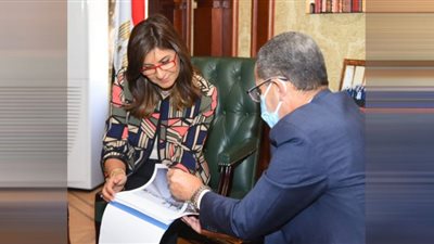 نبيلة مكرم: نسعى لدعوة المستثمرين المصريين بالخارج للاستثمار بمحافظة الغربية