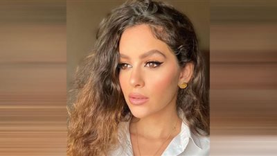 تمرد جميلة عوض يجذب انتباه شرطة الموضة (تفاصيل)