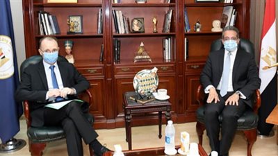 وزير السياحة والآثار يبحث مع سفير بلغاريا بالقاهرة سبل التعاون المشترك