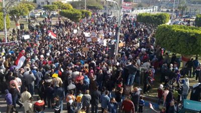 مئات الثوار يتوجهون من الإسماعيلية للتحرير