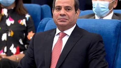 فيديو.. السيسي يشاهد فيلمًا تسجيليًا بعنوان 