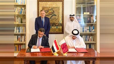 البريد يوقع اتفاقيتي تعاون مع نظيره القطري بالدوحة
