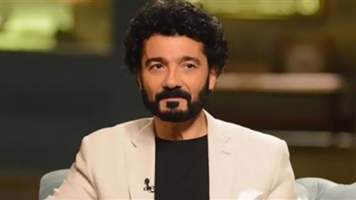 بكلمات مؤثرة.. خالد النبوي يحيي ذكرى رحيل والدته