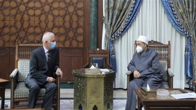شيخ الأزهر يقرر مضاعفة المنح الدراسية لطلاب البوسنة والهرسك