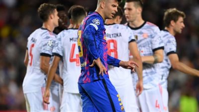 بيكيه قائد برشلونة يعلق علي الخسارة بثلاثية أمام بايرن ميونخ