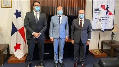 سفير مصر في بنما ومدير منطقة كولون يبحثان سبل التعاون مع المنطقة الاقتصادية بالسويس