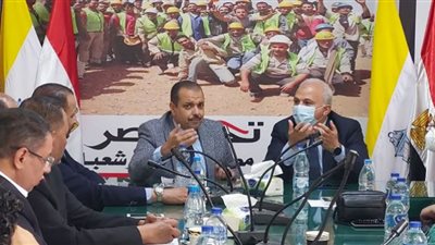 خطة لتطوير الخدمة الطبية لـ300 ألف عامل بقطاع الكهرباء.. صور