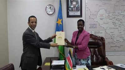 السفير المصري يبحث مع رئيس المجلس الانتقالي لجنوب السودان سبل التعاون بين البلدين