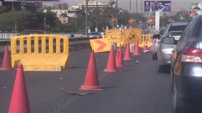 حواجز حديدية لفصل حركة السيارات عن تحويلات مدينة نصر لمدة 30 يومًا