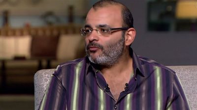 شاهد.. رسالة أيمن بهجت قمر للفنان كريم فهمي