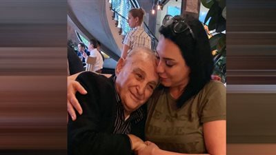 12 لقطة من حياة سلاف فواخرجي مع والدها الراحل