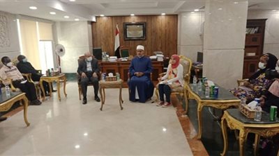 أمين 