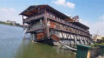 فيديو وصور .. صاحب المركب المائل في المنصورة : أنقذوني