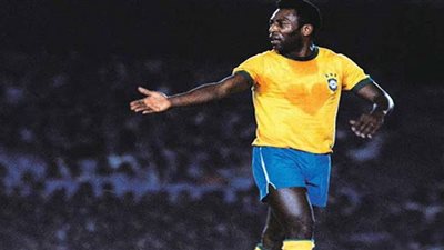 بيلية أسطورة كروية تربع على عرش الساحرة المستديرة منذ القرن العشرين