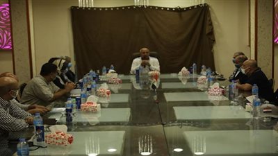 وزير النقل يتابع أعمال الرفع المساحي لموقع ميناء المكس الجديد