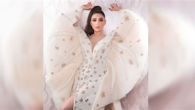 مي عمر تحصل على جائزة الإبداع والتميز (صور وفيديو)