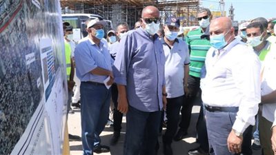 وزير النقل يتفقد مواقع العمل بعدد من مشروعات الطرق غرب الإسكندرية