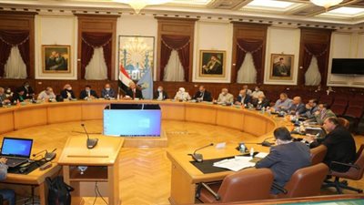 عبدالعال.. يثني على جهد العاملين بمركز معلومات مرافق القاهرة