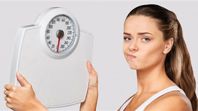 منها نقص الهرمونات.. خمسة أسباب تكسب الوزن الزائد