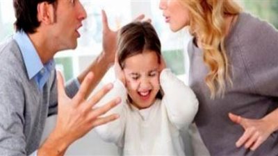 رد أسرة الأب المتهم بالهروب مع ابنه على اتهامات زوجته