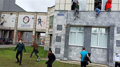 تفاصيل الهجوم المسلح على جامعة بيرم الروسية وصورة منفذ الحادث