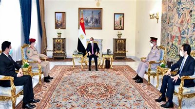 السيسي يؤكد موقف مصر الثابت بدعم الجهود كافة للتوصل لحل سياسي شامل للأزمة اليمنية