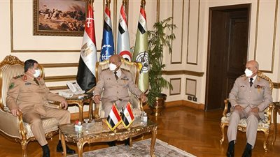 الفريق أول محمد زكى يلتقى وزير دفاع جمهورية اليمن خلال زيارته الرسمية لمصر