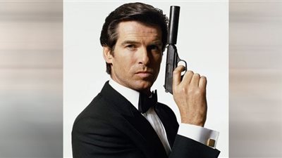 صور.. ممثل جيمس بوند: النساء لايصلحن للعب دور العميل 007