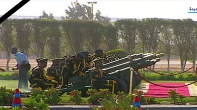 إطلاق 21 طلقة مدفعية في وداع المشير طنطاوي (شاهد)