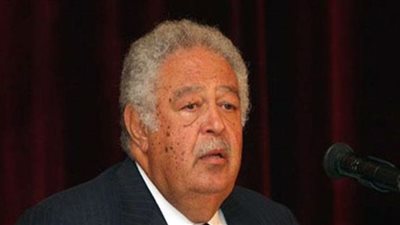 نقيب المحامين يصدر قرارًا بشأن نادي المحامين بأسيوط الجديدة