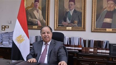 وزير المالية يتبرأ من تصريح دفع 5 جنيهات لماكينات الصراف الآلي