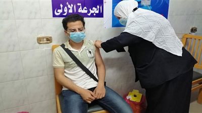 إقبال كثيف على مراكز تطعيم لقاح كورونا بالشرقية