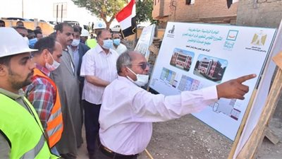 محافظ أسيوط يتفقد أعمال إنشاء مجمع الخدمات الحكومية بقرية الواسطى