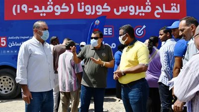 محافظ أسوان يتابع حملة تلقى لقاحات كورونا والمستهدف منها 960 ألف مواطن