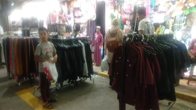 مخاوف اولياء الامور من تعطيل الدراسة وراء كساد سوق ملابس ومستزمات المدارس بالإسماعيلية