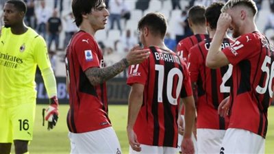 ميلان يفوز على سبيزيا في الدوري الإيطالي