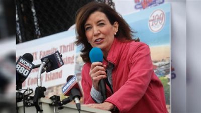 نيويورك: قد نلجأ لإعلان الطوارئ بسبب نقص العاملين بالمجال الطبي