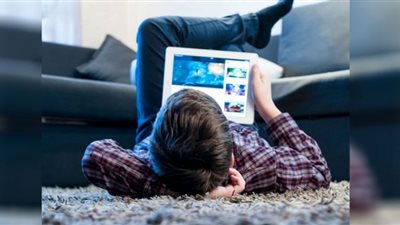 الأطفال في مصر يقضون أكثر من ثلث وقتهم على YouTube