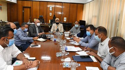 اجتماع لجنة تطوير المناطق الغير مخططة بقنا